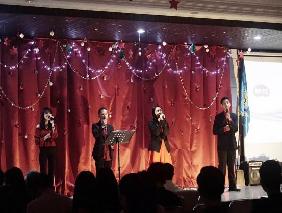 Persekutuan-Mahasiswa-Kristen-STPBI-Rayakan-Natal-Bersama.html